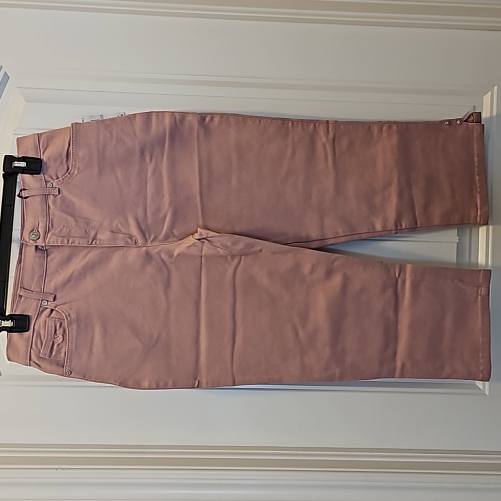 *NWT* Gloria Vanderbilt Amanda Heritage Fit Capri Pant